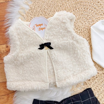  Conj. Colete de Pelinho, Blusa Gola Alta e Short Saia Quadriculado - Off White e Preto